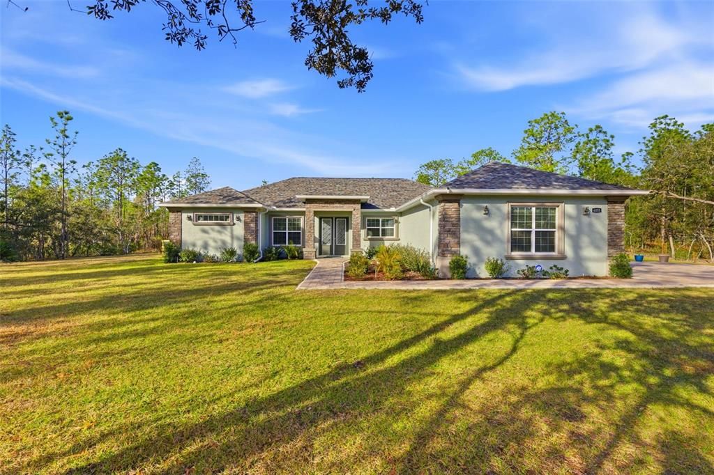 Vendido Recientemente: $637,999 (3 camas, 2 baños, 2135 Pies cuadrados)