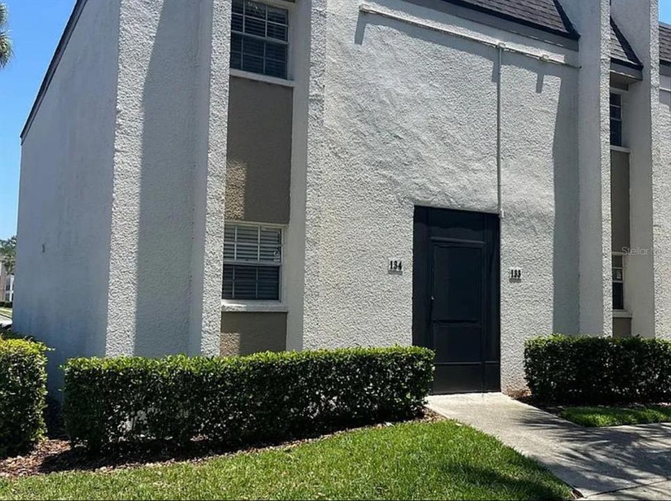 For Sale: $165,000 (2 beds, 1 baths, 1068 Square Feet)