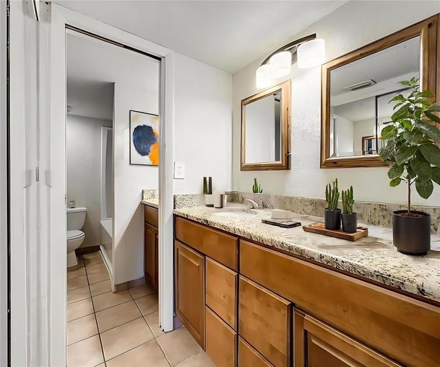 For Sale: $165,000 (2 beds, 1 baths, 1068 Square Feet)