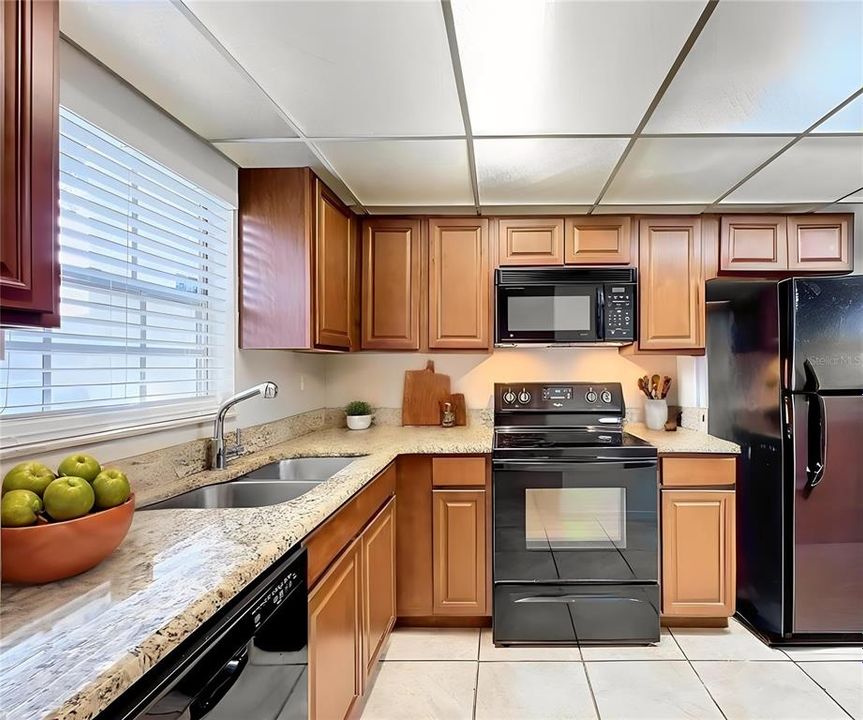 For Sale: $165,000 (2 beds, 1 baths, 1068 Square Feet)
