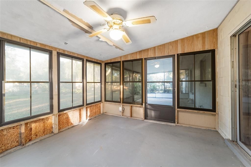 На продажу: $469,900 (4 спален, 2 ванн, 2482 Квадратных фут)