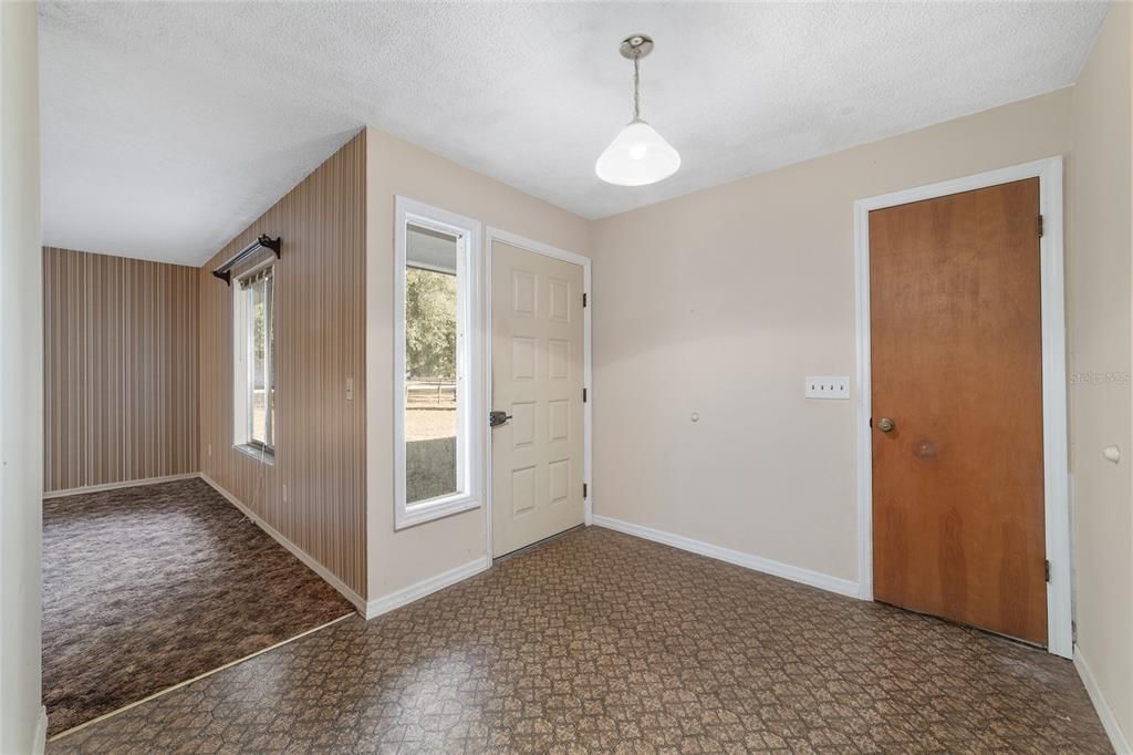 На продажу: $469,900 (4 спален, 2 ванн, 2482 Квадратных фут)