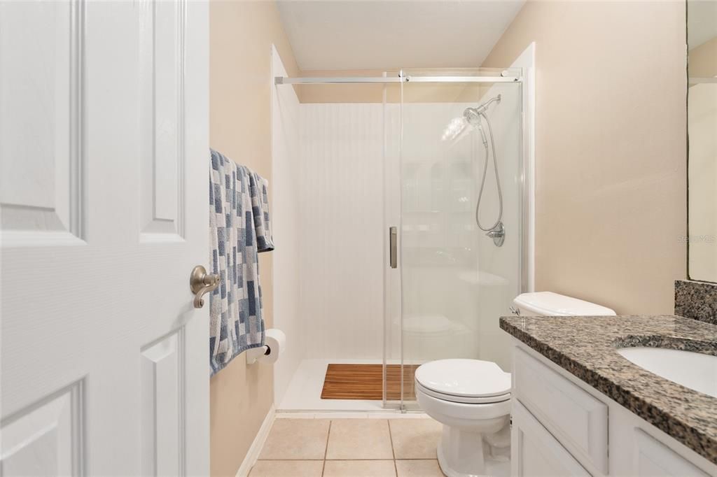 Activo con contrato: $169,000 (2 camas, 2 baños, 1070 Pies cuadrados)