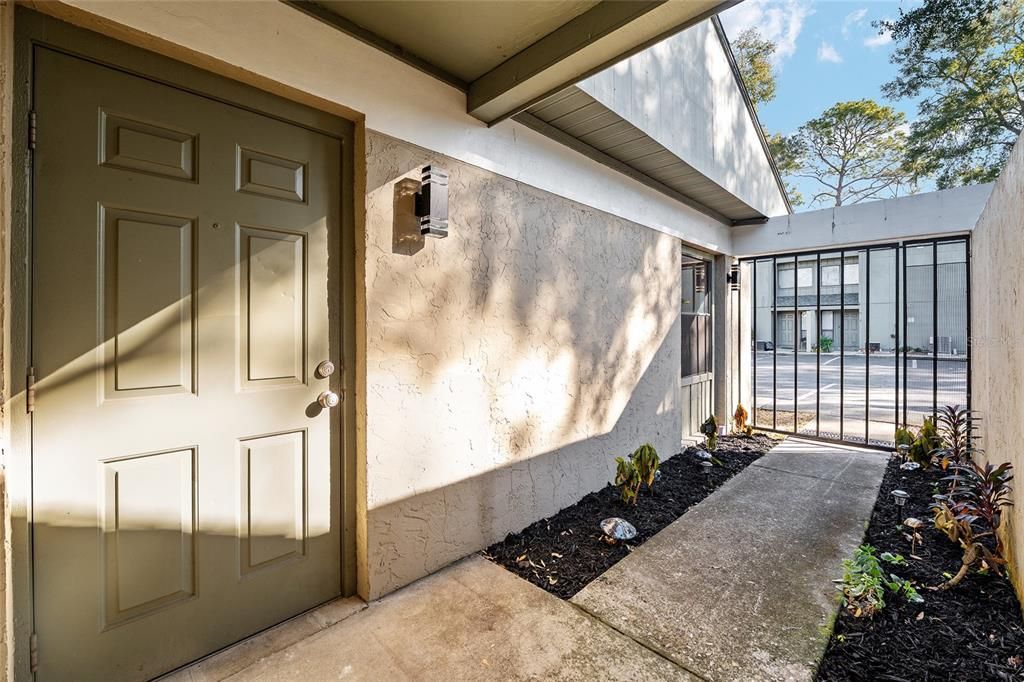 Activo con contrato: $169,000 (2 camas, 2 baños, 1070 Pies cuadrados)