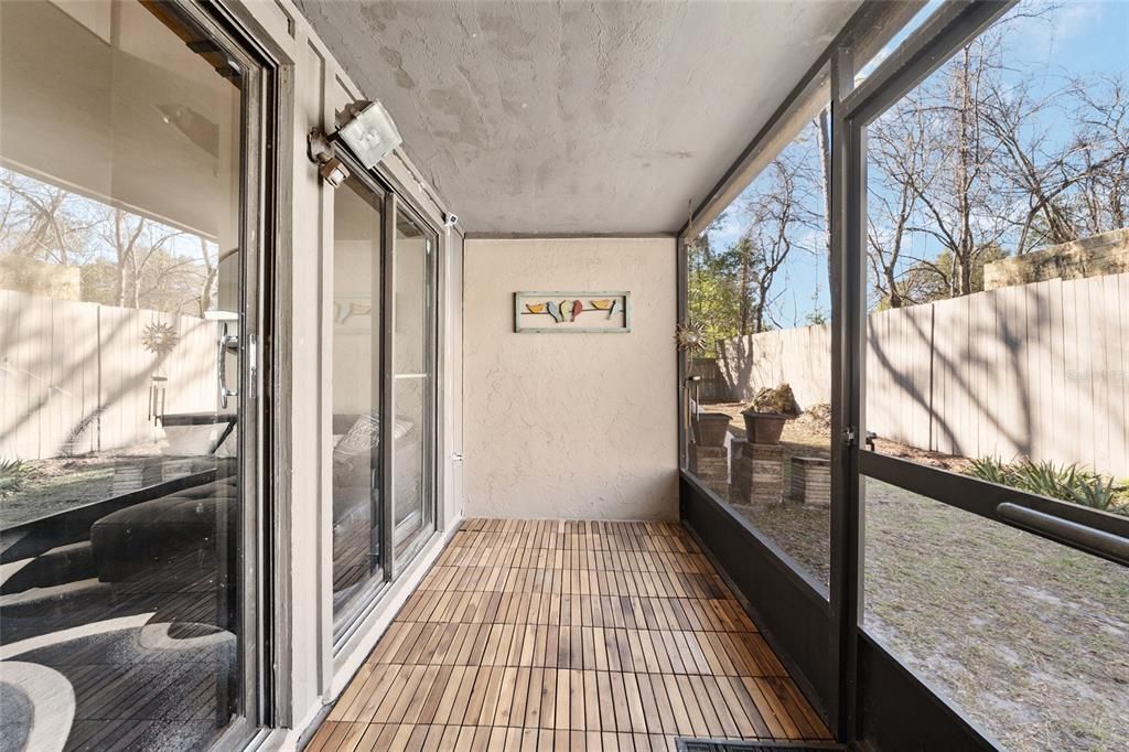 Activo con contrato: $169,000 (2 camas, 2 baños, 1070 Pies cuadrados)