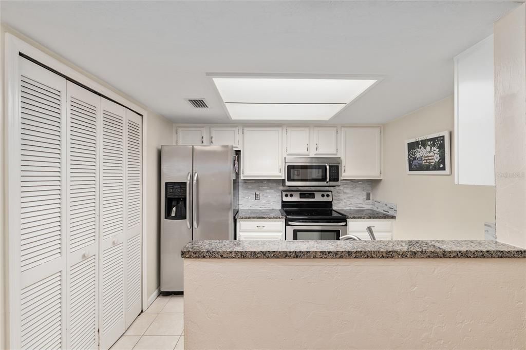 Activo con contrato: $169,000 (2 camas, 2 baños, 1070 Pies cuadrados)