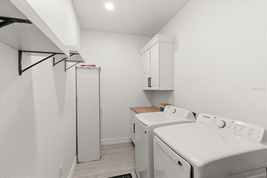 En Venta: $735,000 (5 camas, 3 baños, 2900 Pies cuadrados)