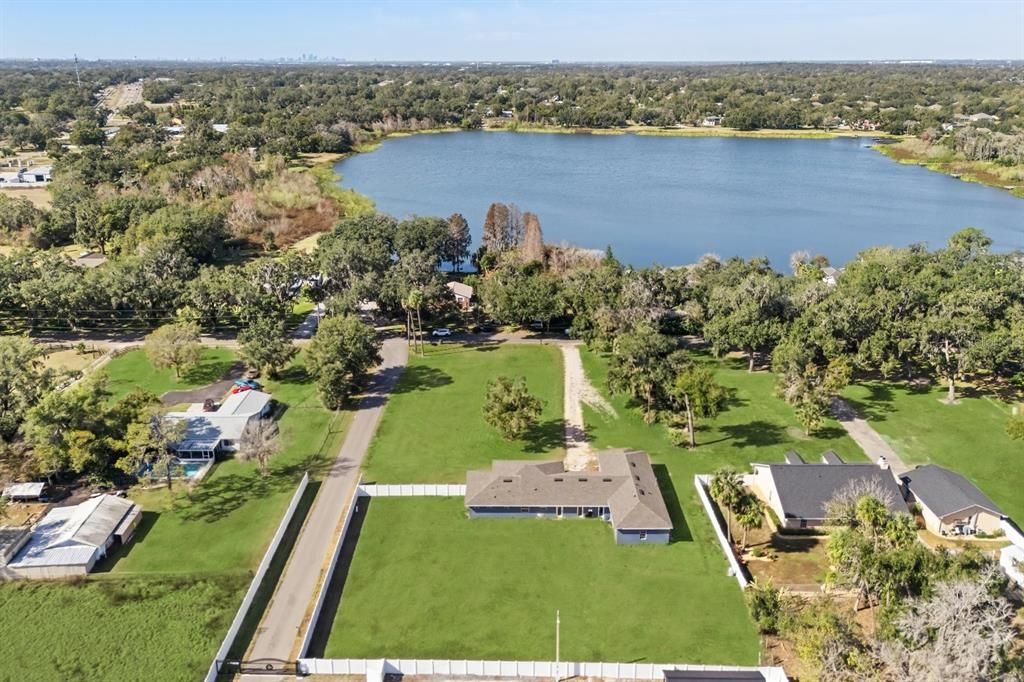 En Venta: $735,000 (5 camas, 3 baños, 2900 Pies cuadrados)