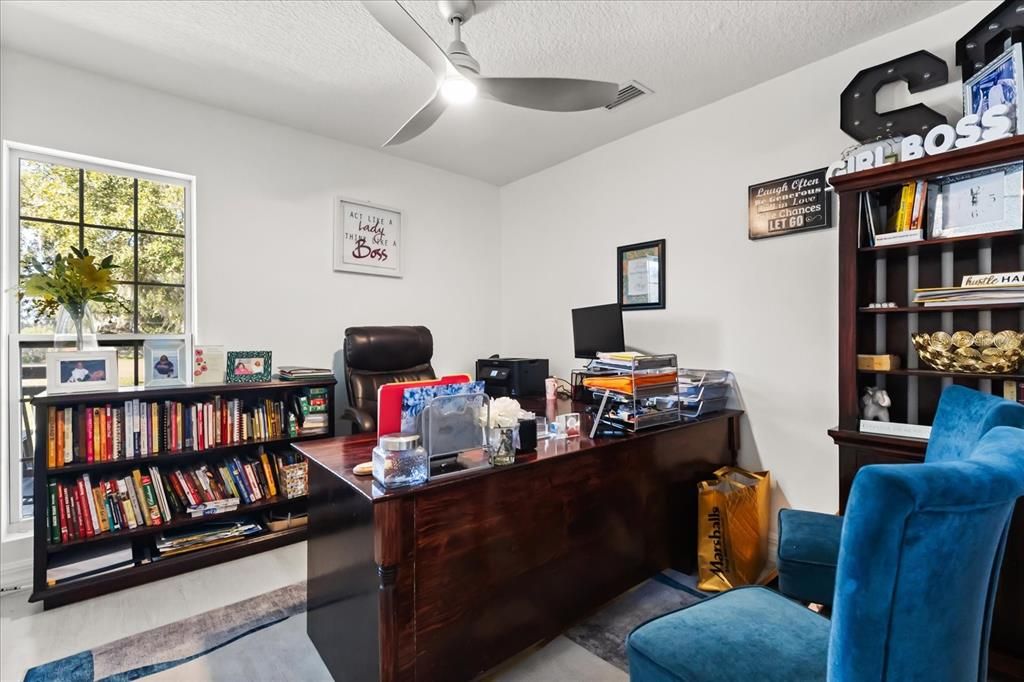 En Venta: $735,000 (5 camas, 3 baños, 2900 Pies cuadrados)