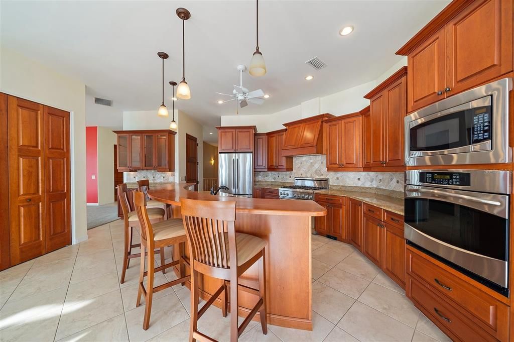 For Sale: $2,799,000 (5 beds, 4 baths, 4937 Square Feet)