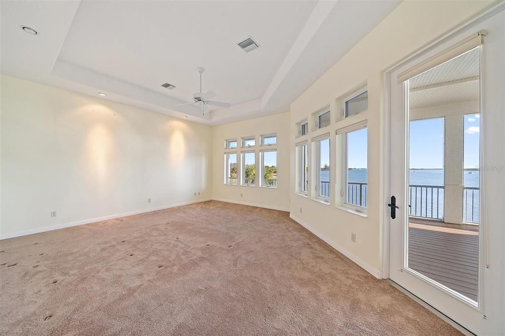 For Sale: $2,799,000 (5 beds, 4 baths, 4937 Square Feet)