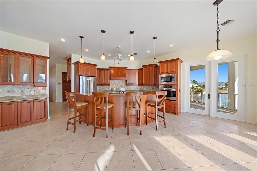 For Sale: $2,799,000 (5 beds, 4 baths, 4937 Square Feet)