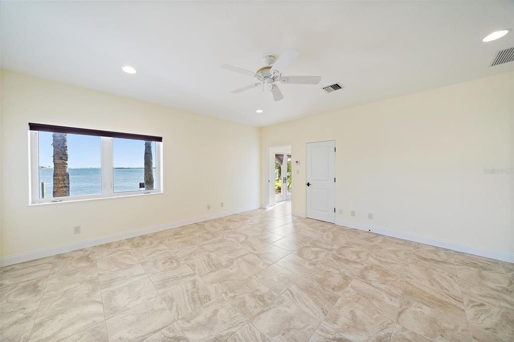 For Sale: $2,799,000 (5 beds, 4 baths, 4937 Square Feet)