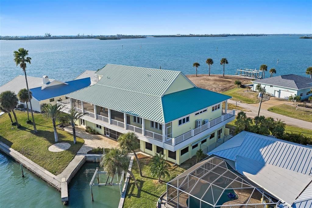 For Sale: $2,799,000 (5 beds, 4 baths, 4937 Square Feet)