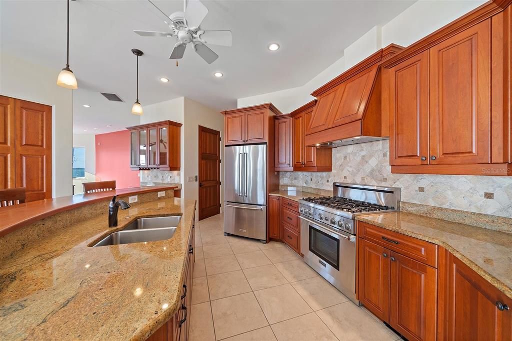 For Sale: $2,799,000 (5 beds, 4 baths, 4937 Square Feet)