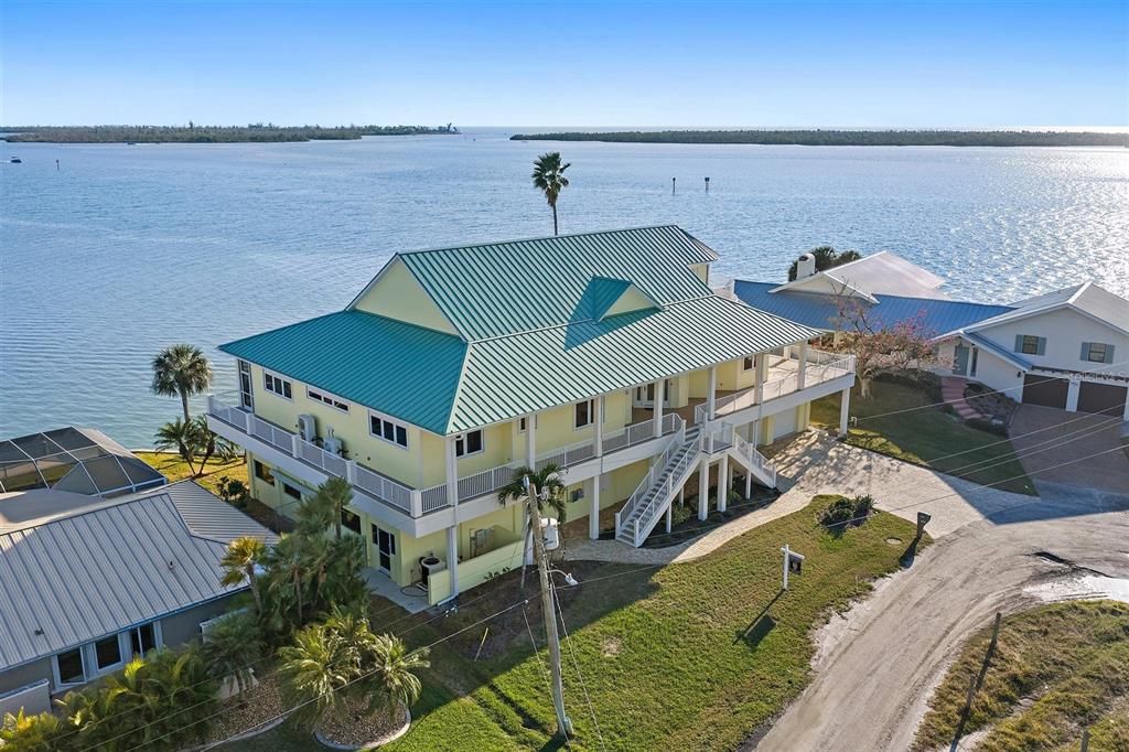 For Sale: $2,799,000 (5 beds, 4 baths, 4937 Square Feet)