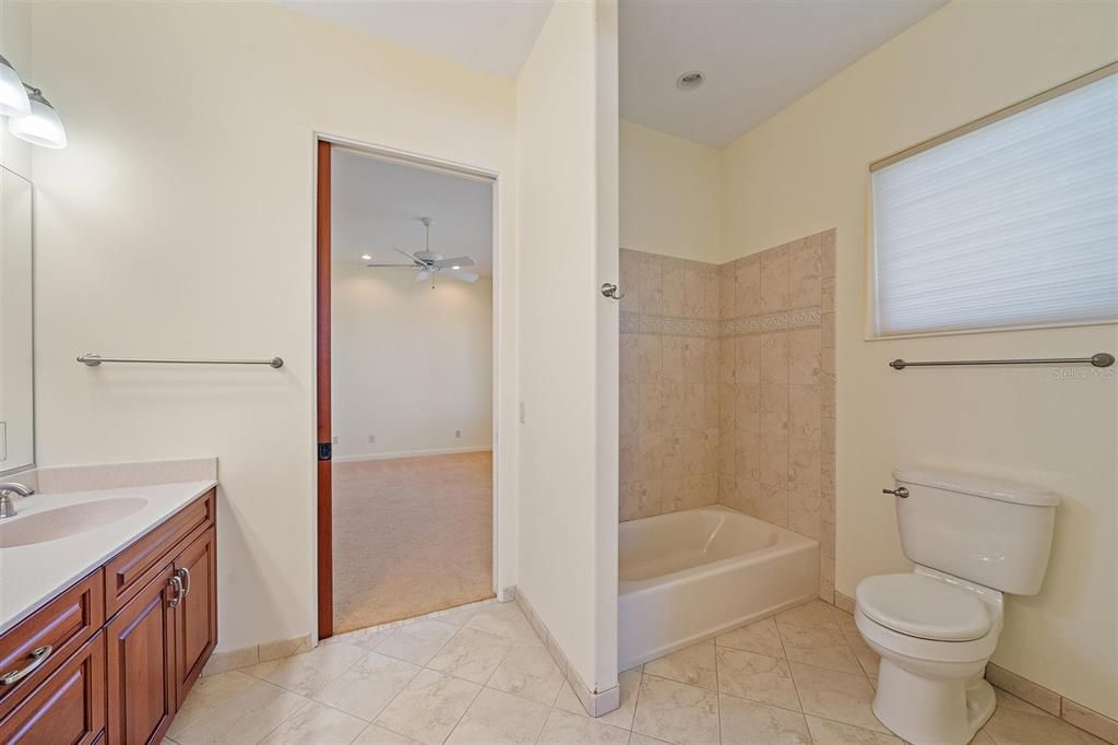 For Sale: $2,799,000 (5 beds, 4 baths, 4937 Square Feet)
