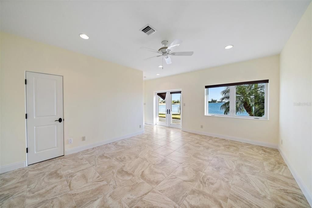 For Sale: $2,799,000 (5 beds, 4 baths, 4937 Square Feet)