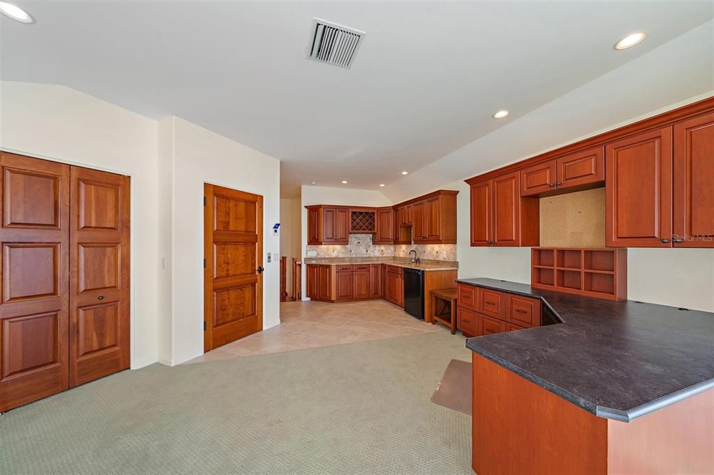 For Sale: $2,799,000 (5 beds, 4 baths, 4937 Square Feet)