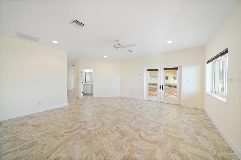 For Sale: $2,799,000 (5 beds, 4 baths, 4937 Square Feet)