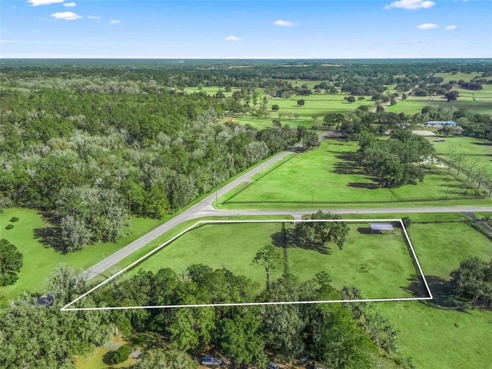 En Venta: $375,000 (2.81 acres)