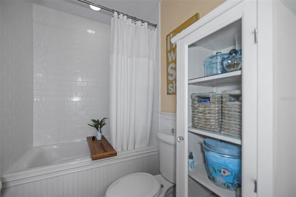 Activo con contrato: $1,190,000 (3 camas, 3 baños, 3200 Pies cuadrados)