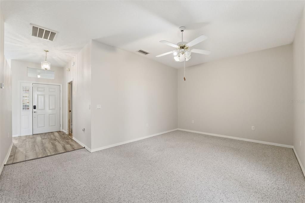 Active With Contract: $174,600 (2 beds, 2 baths, 1093 Square Feet)