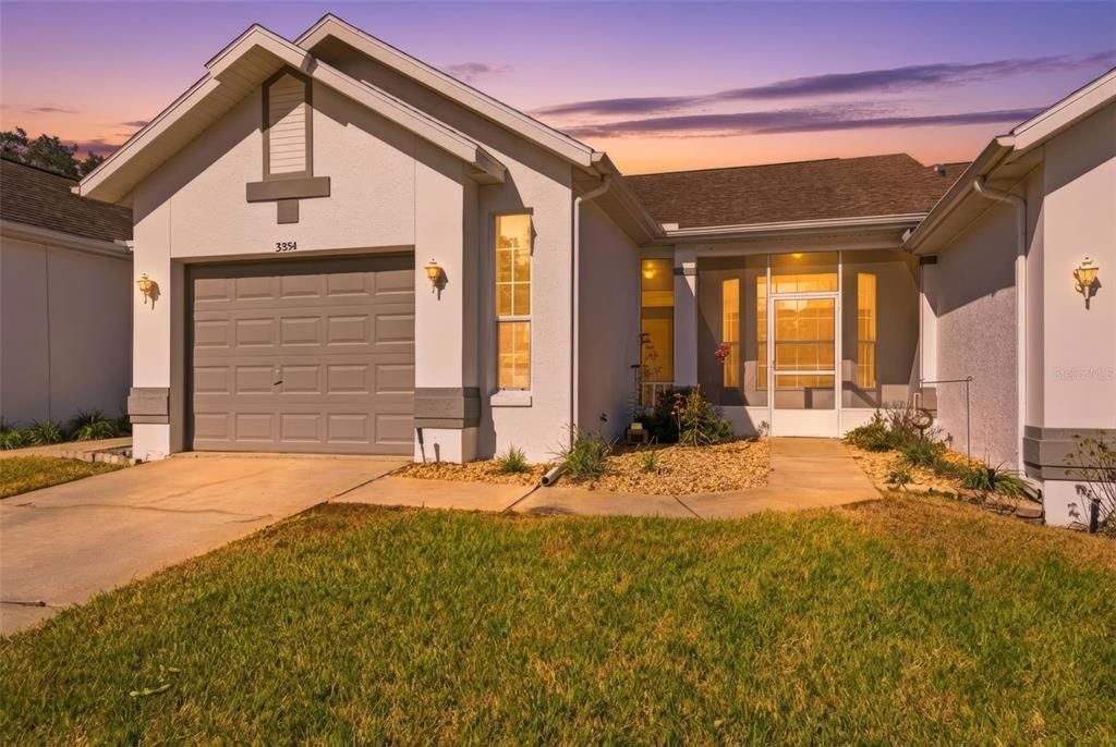 Active With Contract: $174,600 (2 beds, 2 baths, 1093 Square Feet)