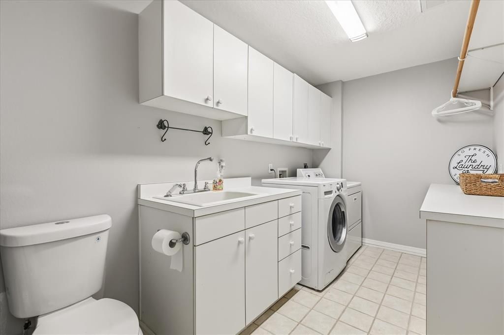 En Venta: $585,000 (3 camas, 2 baños, 2664 Pies cuadrados)