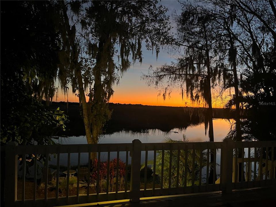 En Venta: $585,000 (3 camas, 2 baños, 2664 Pies cuadrados)