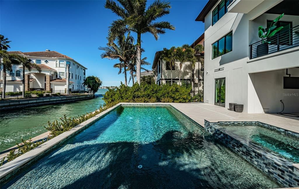 На продажу: $4,695,000 (5 спален, 5 ванн, 4835 Квадратных фут)