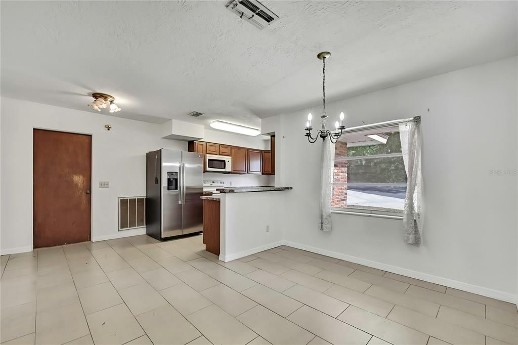 For Sale: $650,000 (3 beds, 2 baths, 1533 Square Feet)