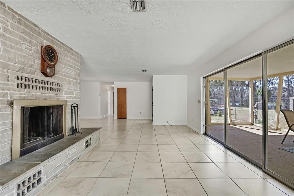 For Sale: $650,000 (3 beds, 2 baths, 1533 Square Feet)