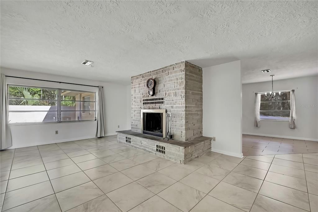 For Sale: $650,000 (3 beds, 2 baths, 1533 Square Feet)