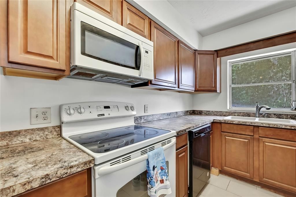 For Sale: $650,000 (3 beds, 2 baths, 1533 Square Feet)