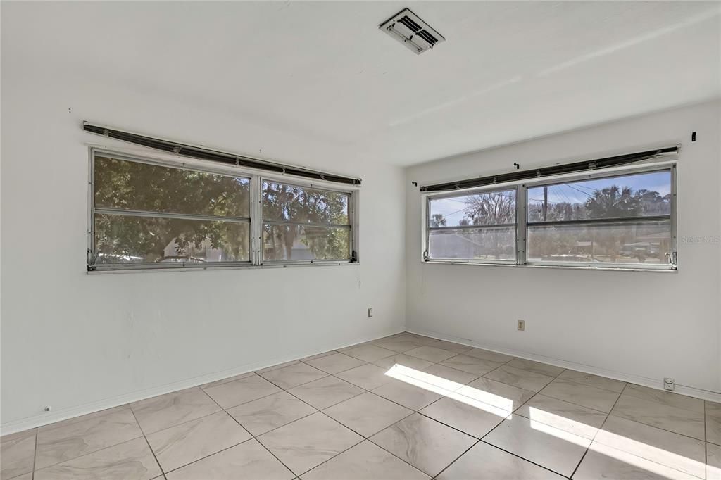 For Sale: $650,000 (3 beds, 2 baths, 1533 Square Feet)