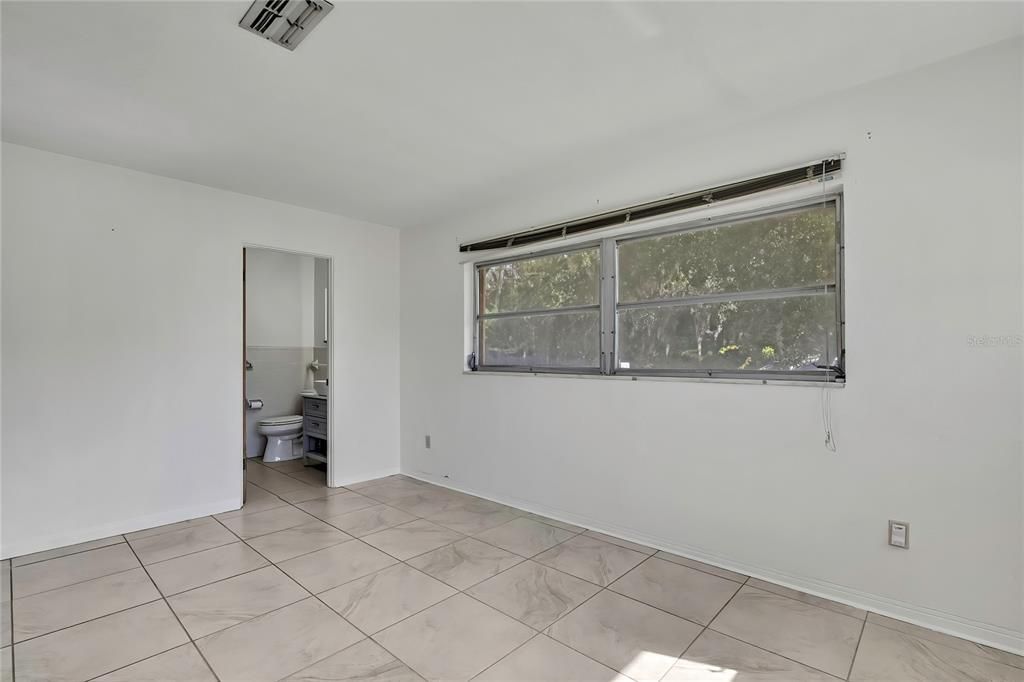 For Sale: $650,000 (3 beds, 2 baths, 1533 Square Feet)