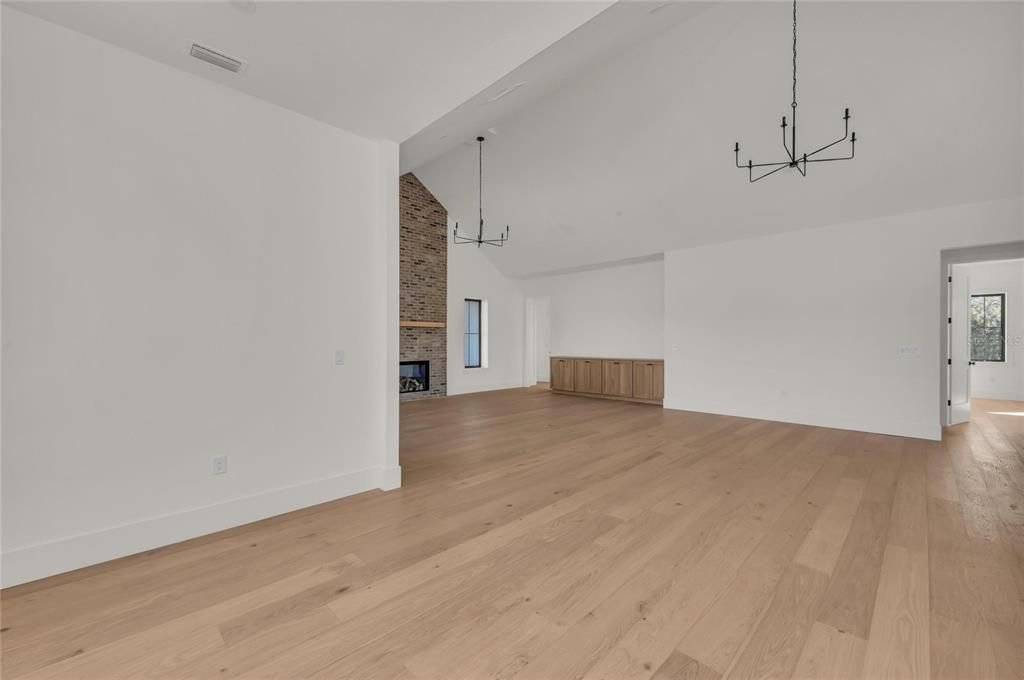 Activo con contrato: $1,849,000 (3 camas, 2 baños, 2626 Pies cuadrados)
