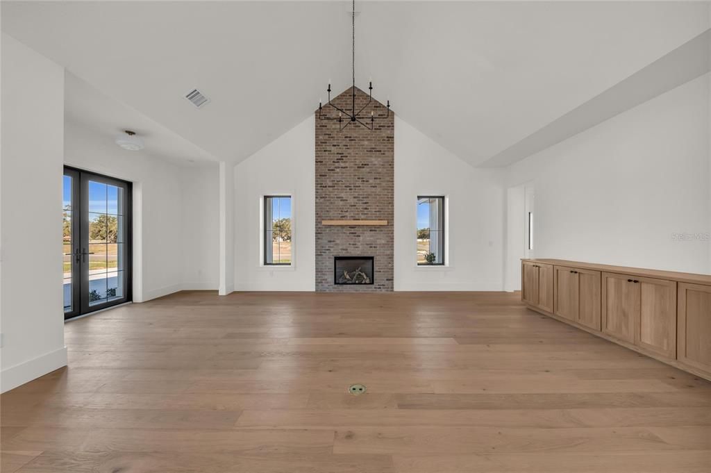 Activo con contrato: $1,849,000 (3 camas, 2 baños, 2626 Pies cuadrados)