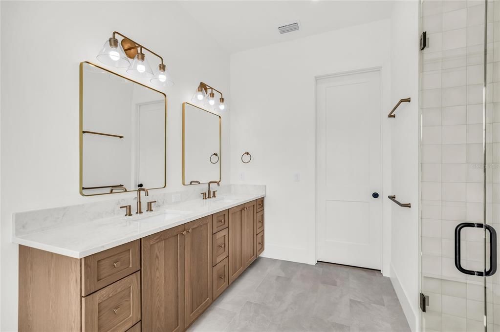 Activo con contrato: $1,849,000 (3 camas, 2 baños, 2626 Pies cuadrados)