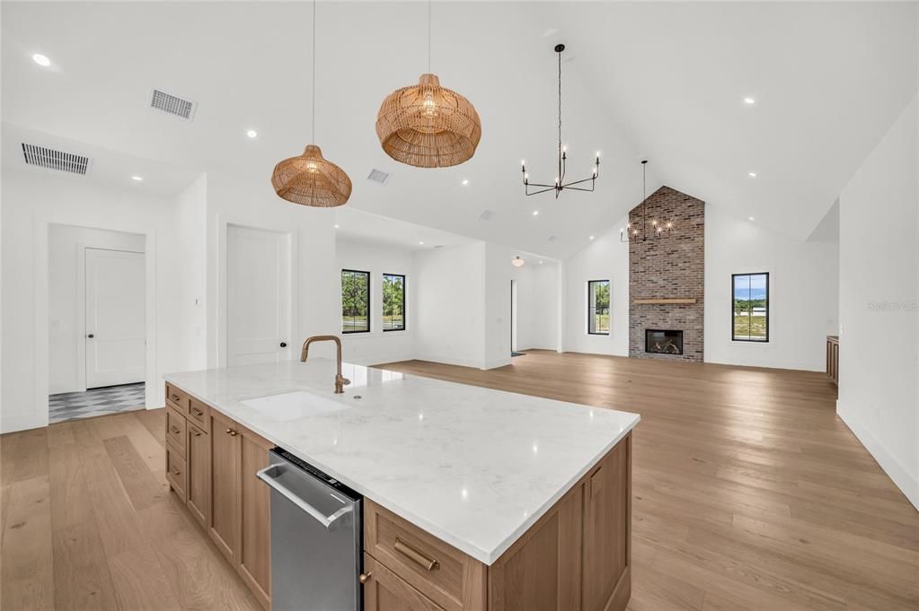 Activo con contrato: $1,849,000 (3 camas, 2 baños, 2626 Pies cuadrados)