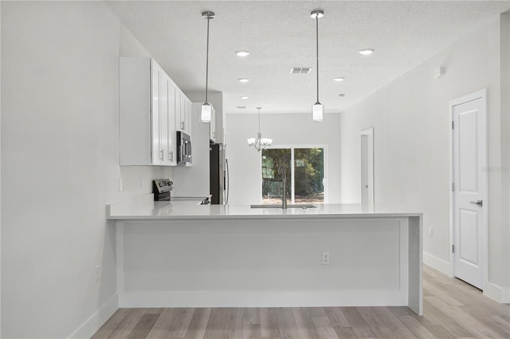 Active With Contract: $499,900 (6 beds, 4 baths, 2642 Square Feet)