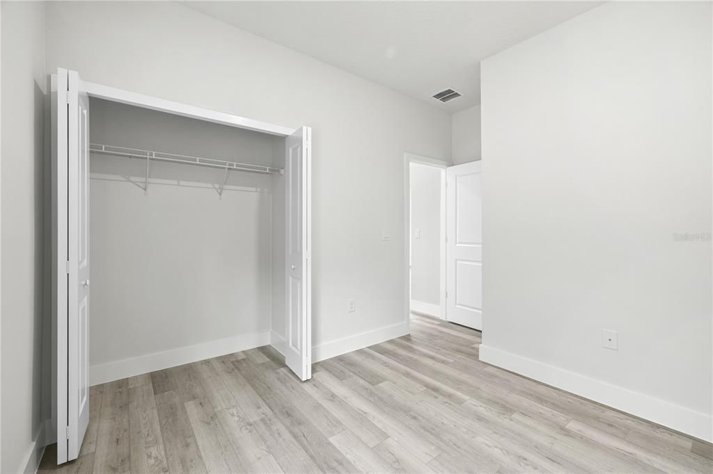 Active With Contract: $499,900 (6 beds, 4 baths, 2642 Square Feet)