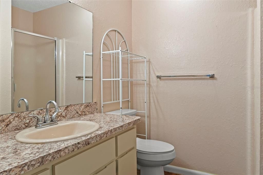 На продажу: $139,900 (2 спален, 2 ванн, 959 Квадратных фут)