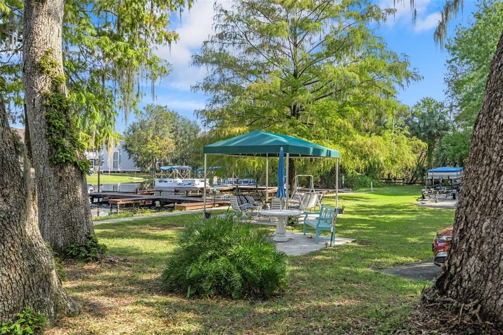 На продажу: $139,900 (2 спален, 2 ванн, 959 Квадратных фут)