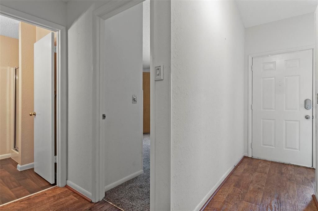 На продажу: $139,900 (2 спален, 2 ванн, 959 Квадратных фут)