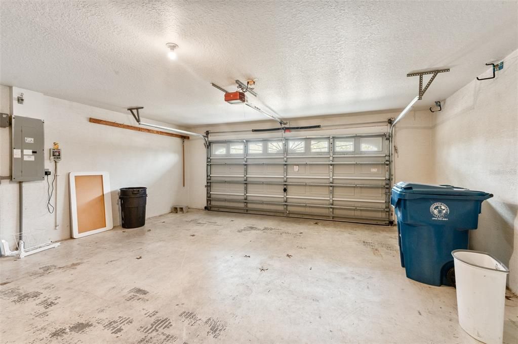 En Venta: $299,999 (3 camas, 2 baños, 2169 Pies cuadrados)