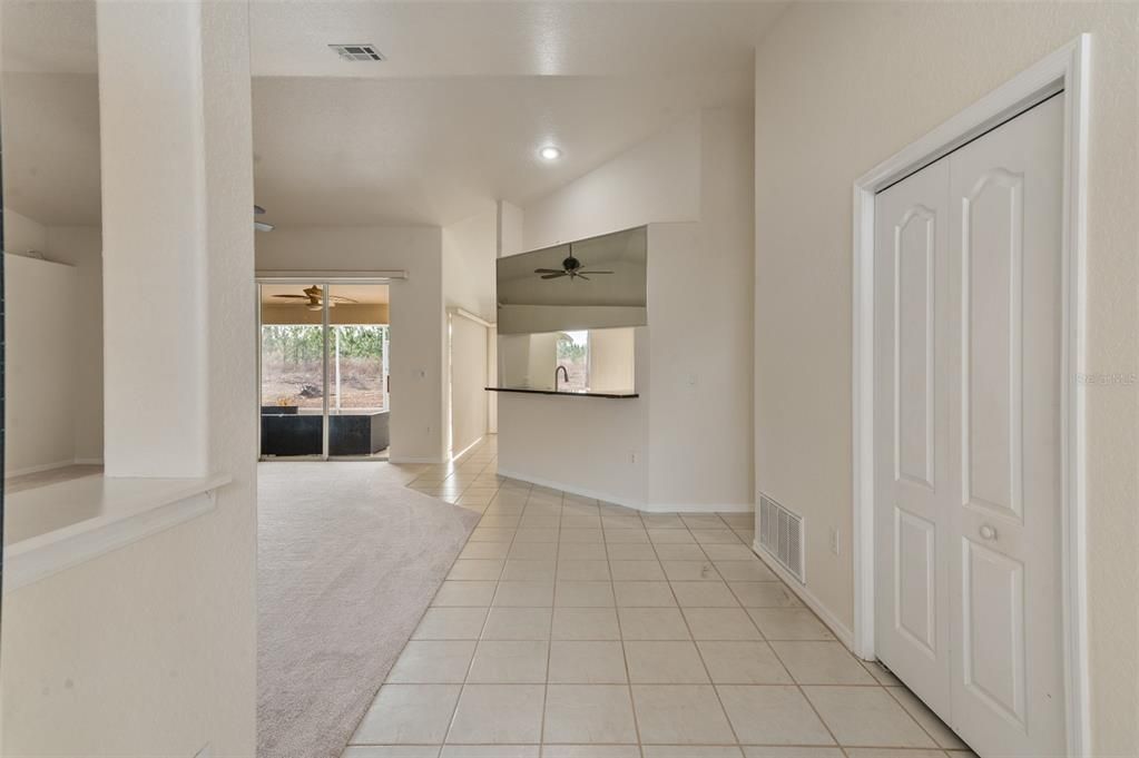 En Venta: $299,999 (3 camas, 2 baños, 2169 Pies cuadrados)