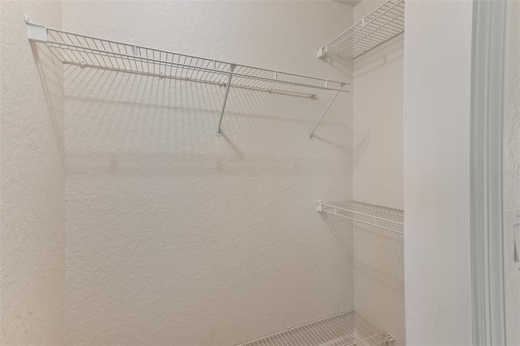 En Venta: $299,999 (3 camas, 2 baños, 2169 Pies cuadrados)
