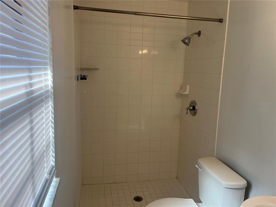 Activo con contrato: $1,550 (3 camas, 2 baños, 1118 Pies cuadrados)